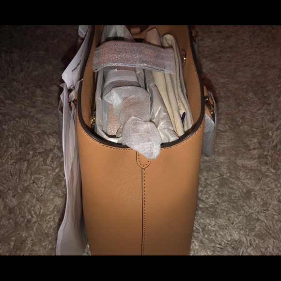 Tory Burch Robinson Triple Compartment Tote - Picture 8 of 8